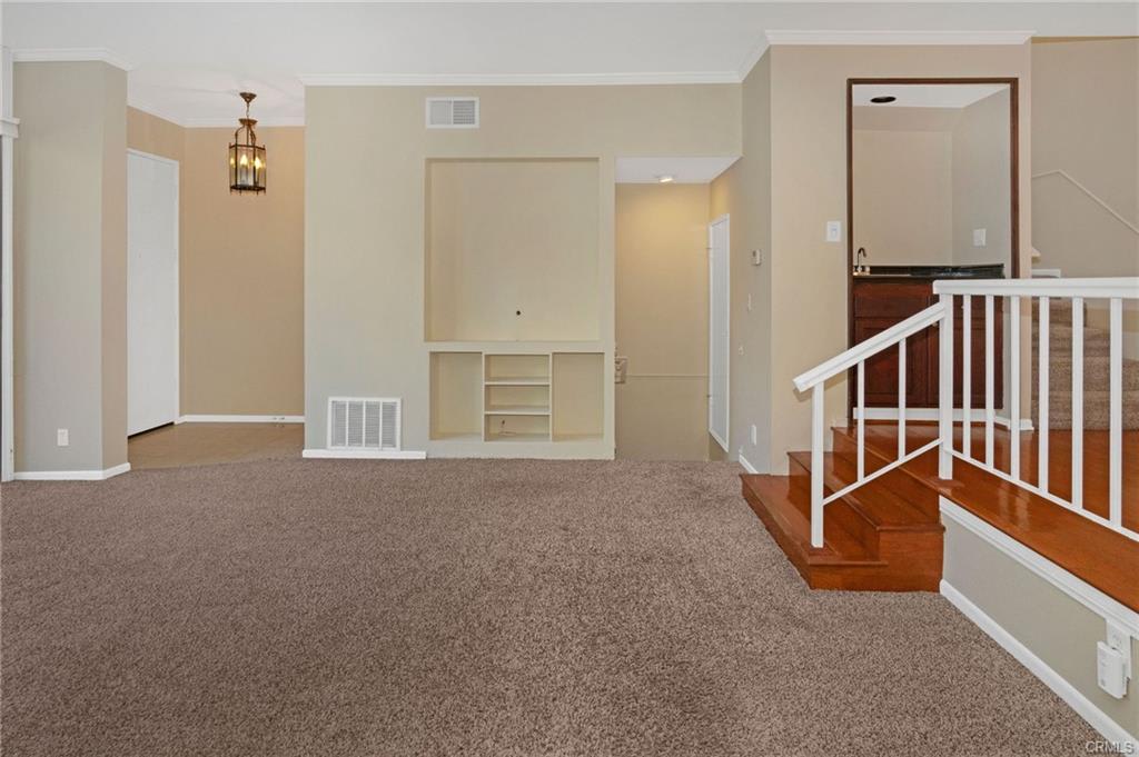 21800 Marylee St – photo 2
