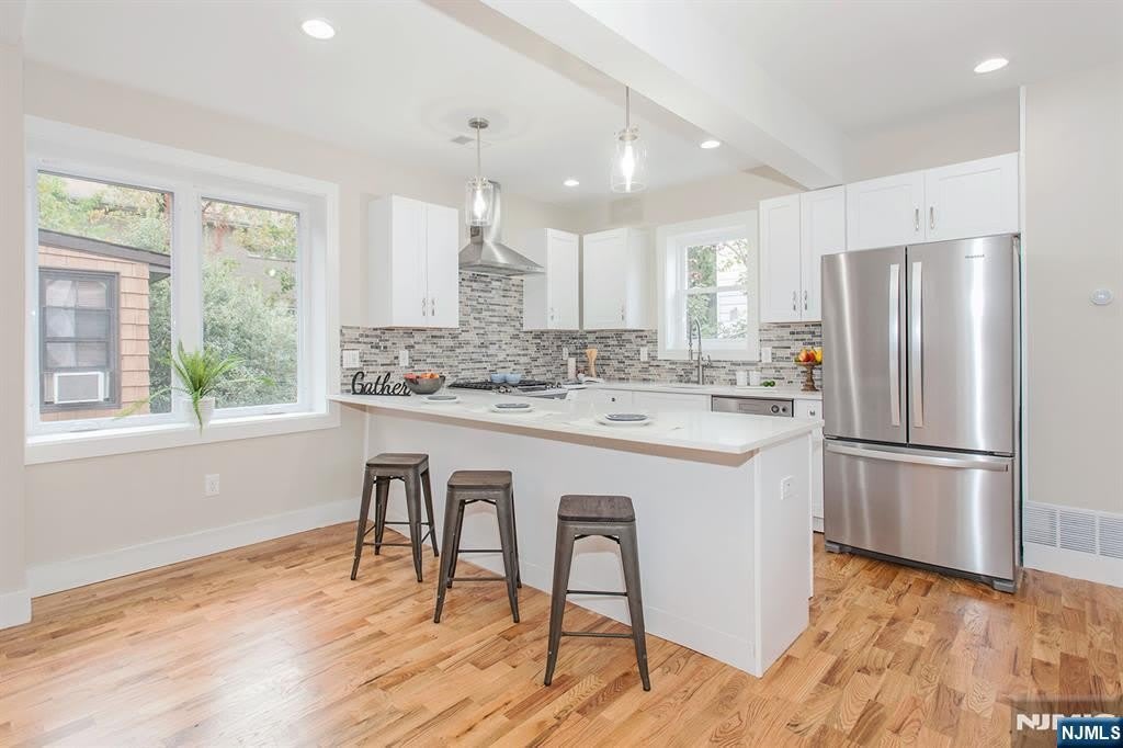 2389 3rd Street – photo 2