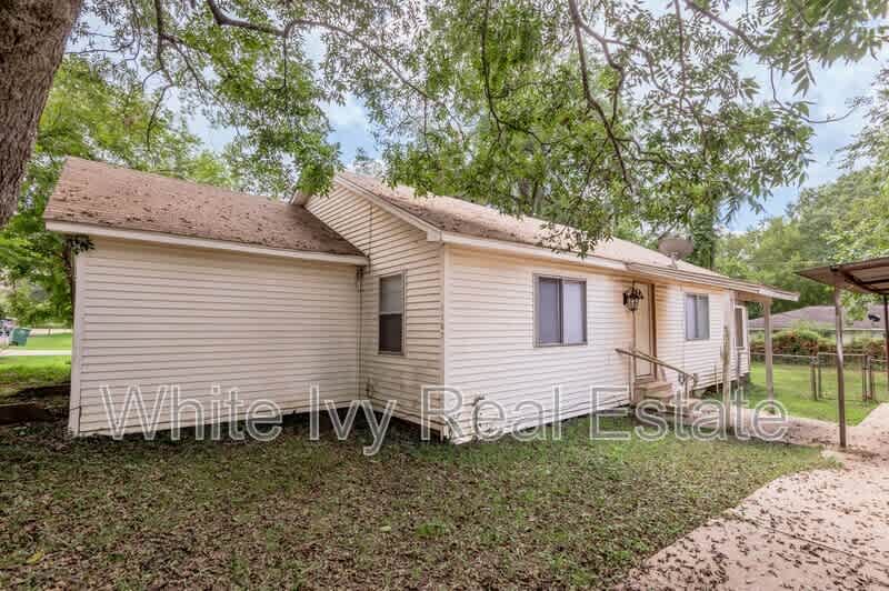 1107 W Dogwood St – photo 2