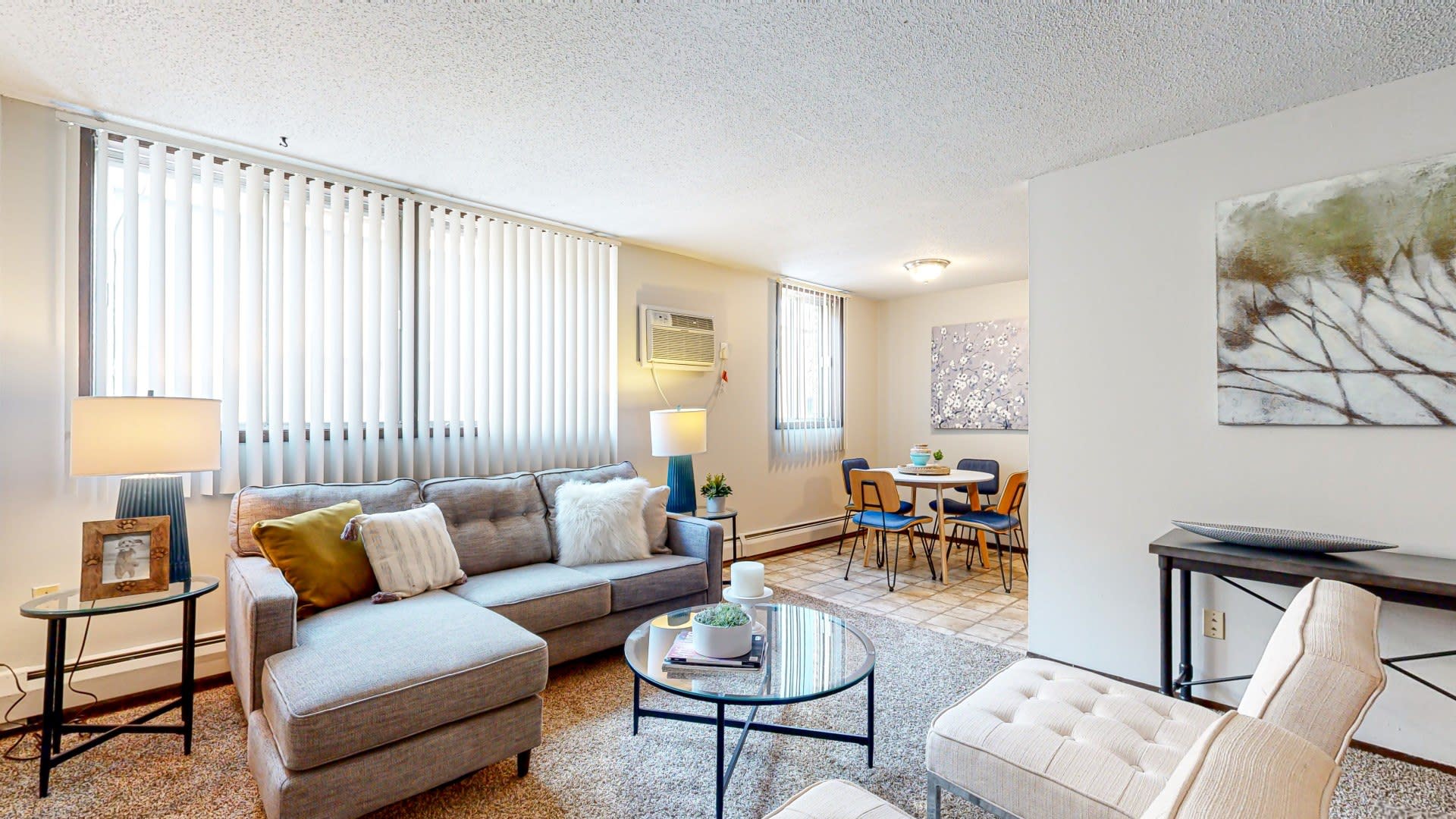 624 Huron – photo 1