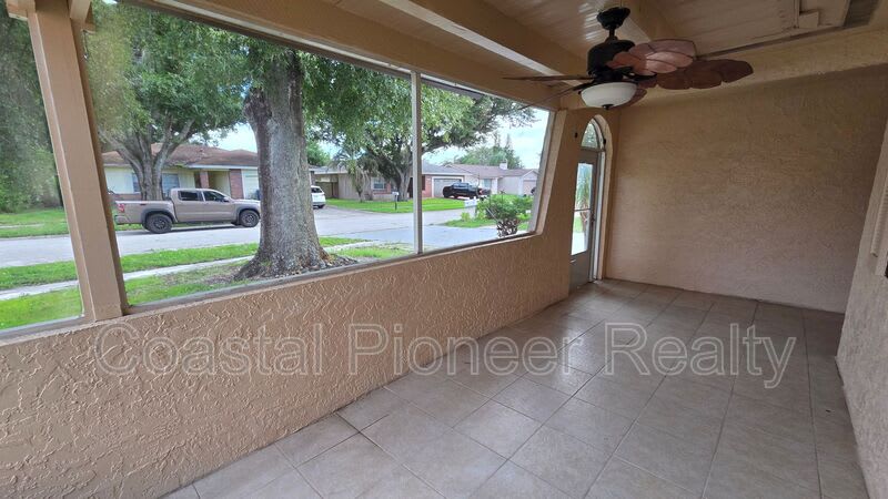 4817 Cypress Tree Dr – photo 5