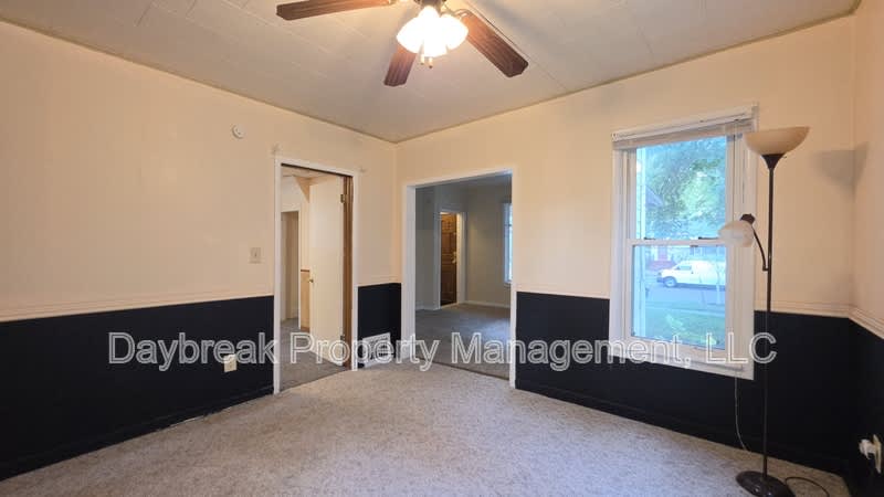 912 9th Street North – photo 5