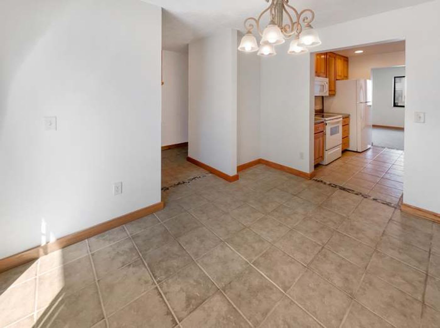 3 Bed Shoreview Townhome – photo 5