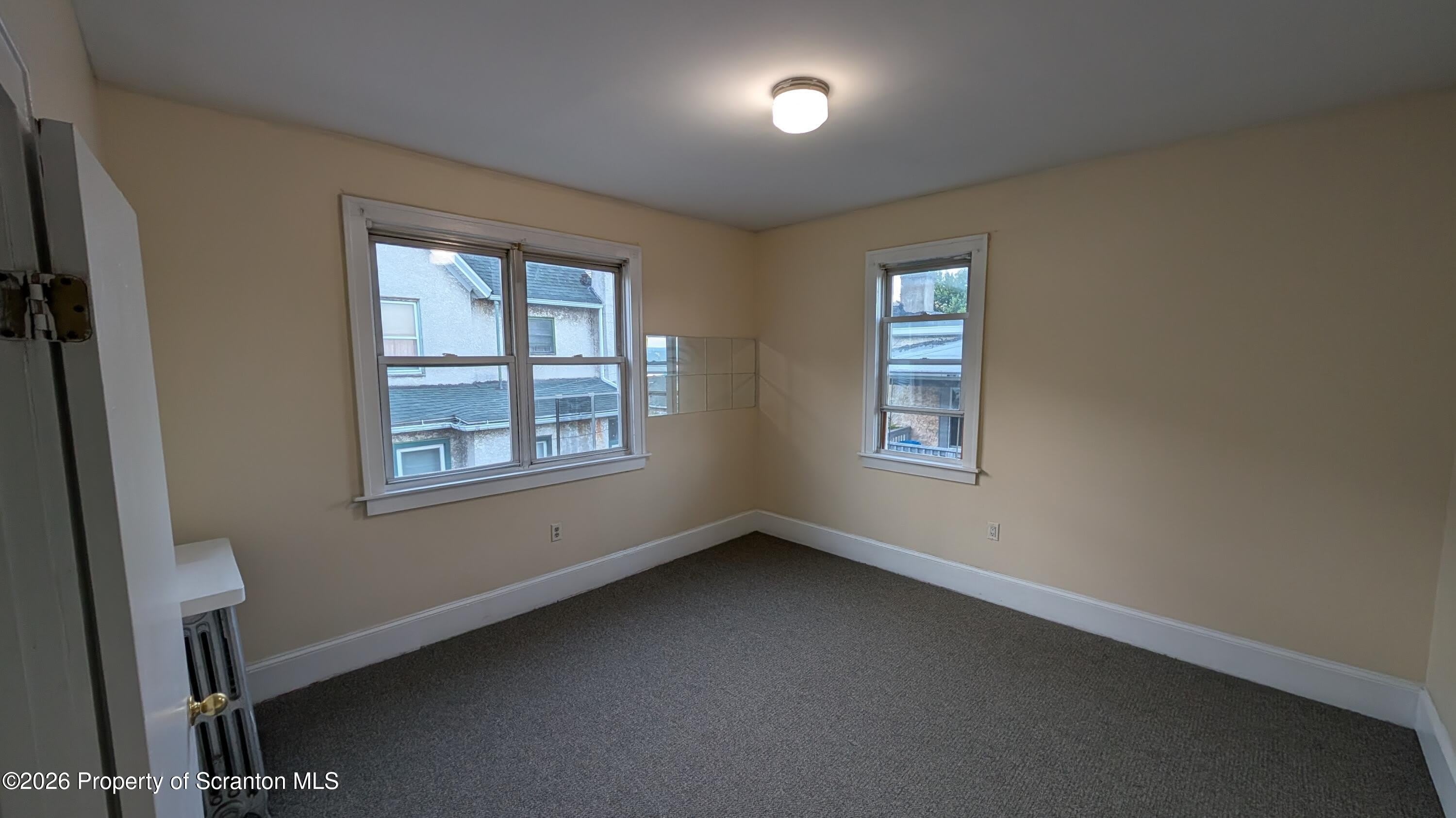 914 W Lackawanna Avenue – photo 4