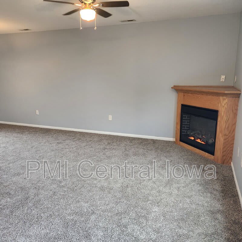305 NE Kingwood – photo 4