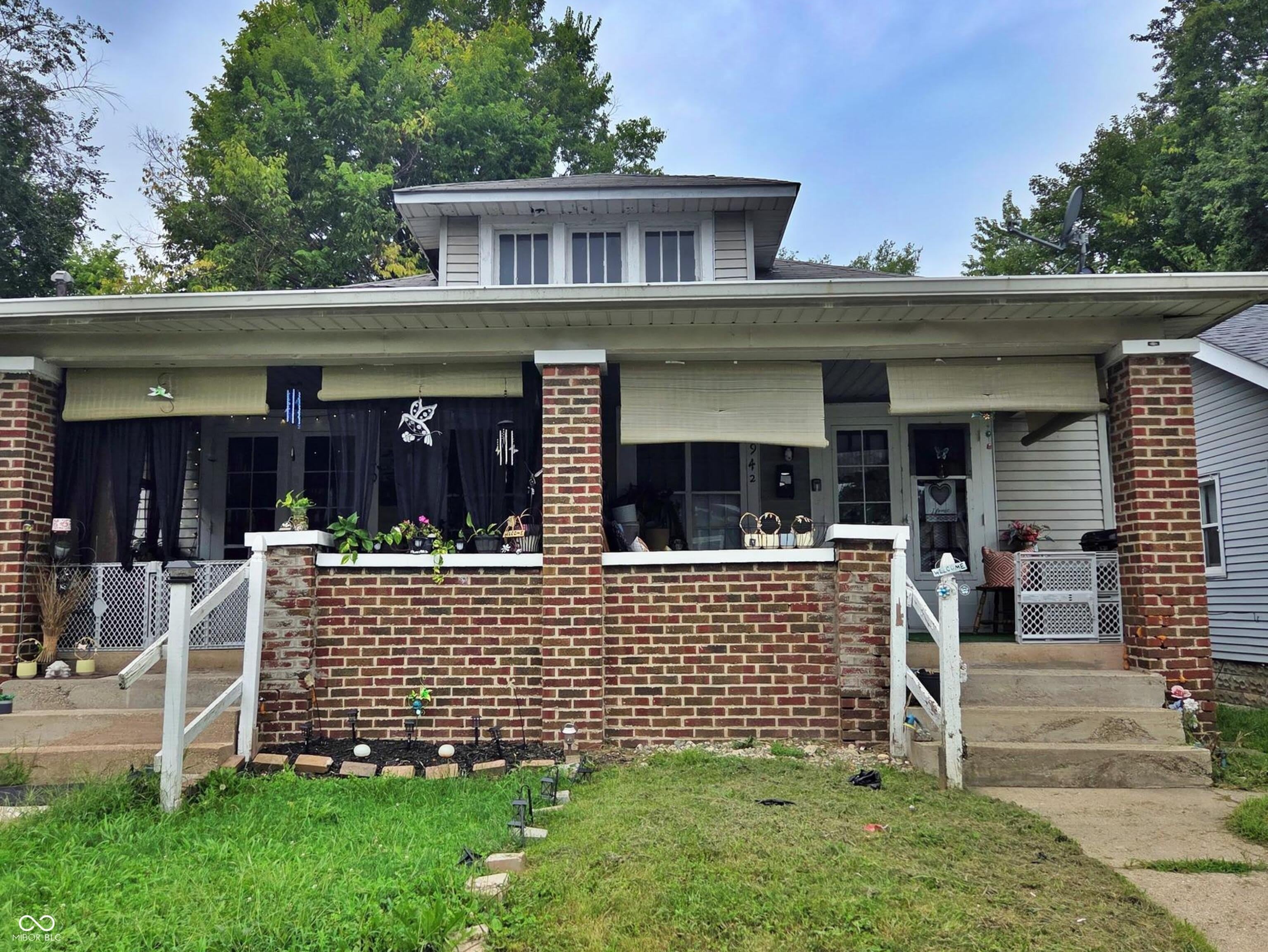 942 N Bradley Avenue – photo 1