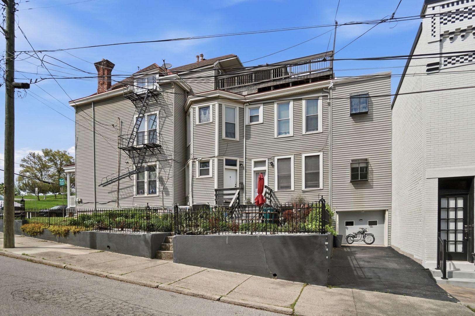 1220 Louden St – photo 5