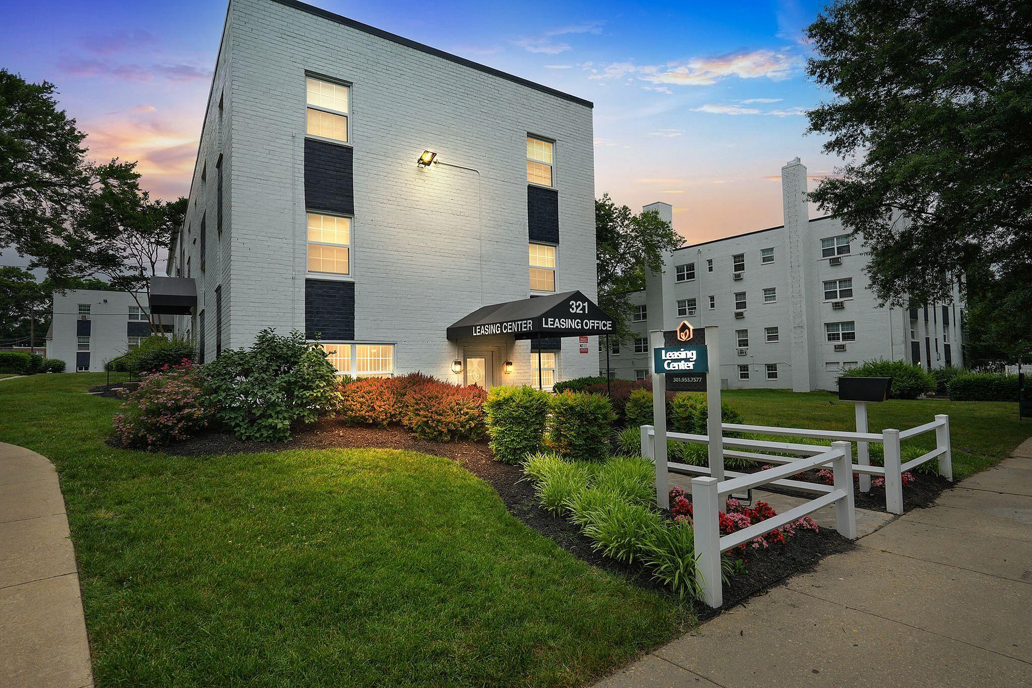 Laurel Court Apartments – photo 1