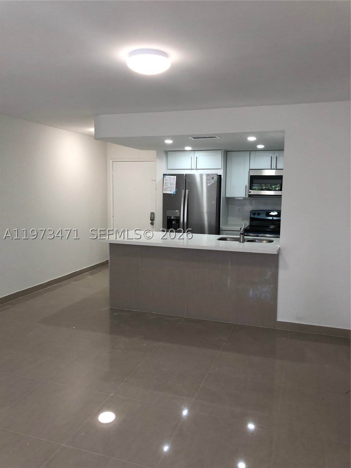 8883 Fontainebleau Blvd – photo 4