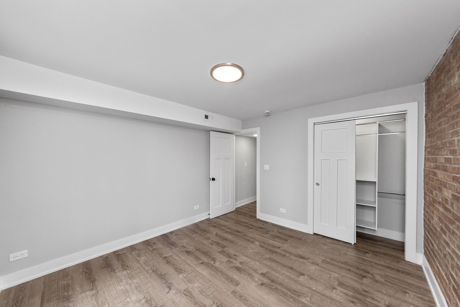 1220 North La Salle Drive – photo 2