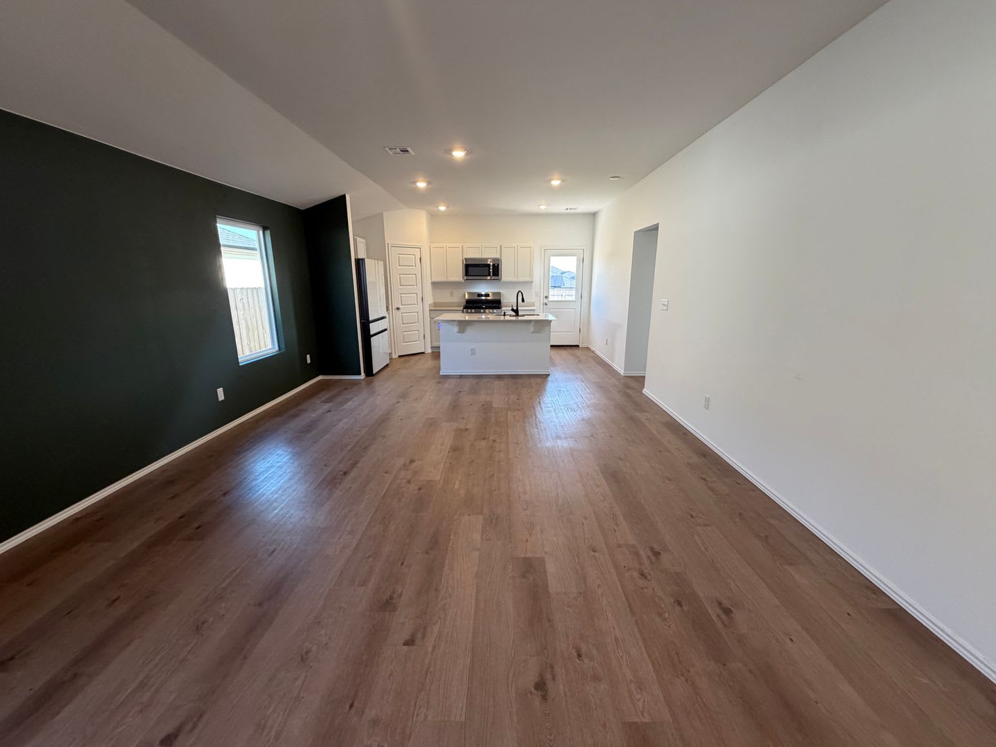 Beautiful 3 Bed 2 bath in N. OKC – photo 2