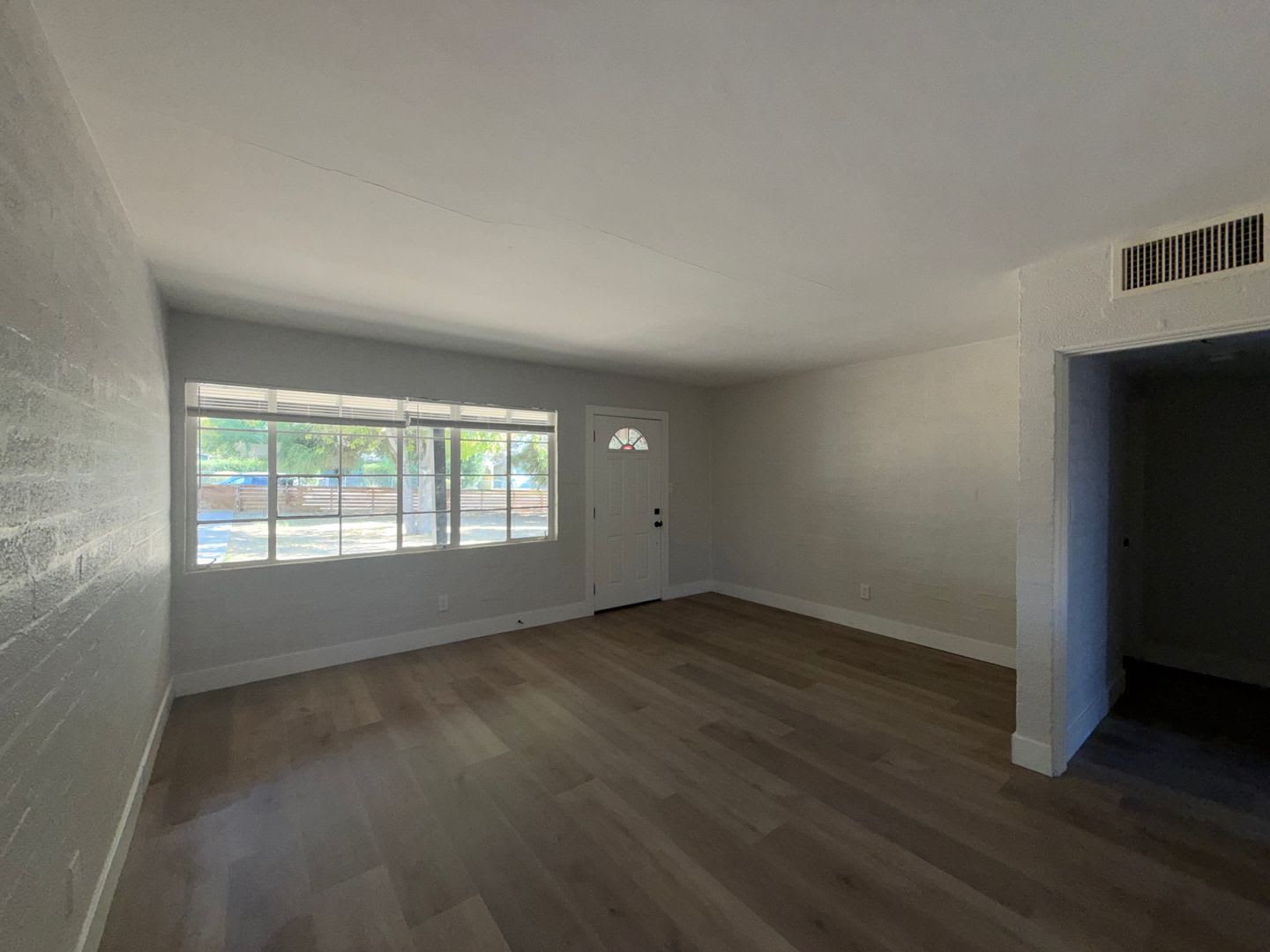 Updated 2-Bedroom Unit in Duplex with Brand-New Flooring – photo 4