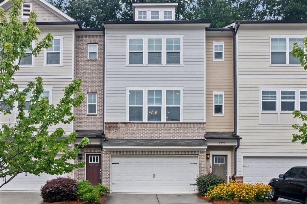 2779 White Oak Lane – photo 1
