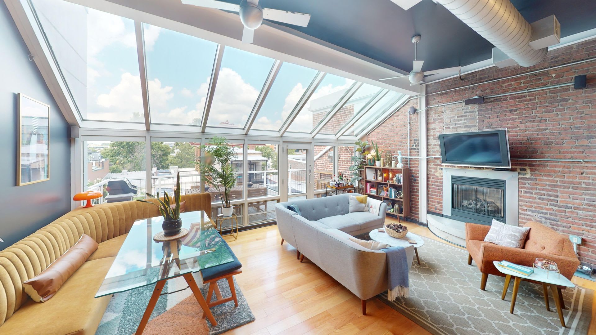 Stunning Penthouse Two Bedroom W Private Balcony Parking Included On Church Street – photo 3