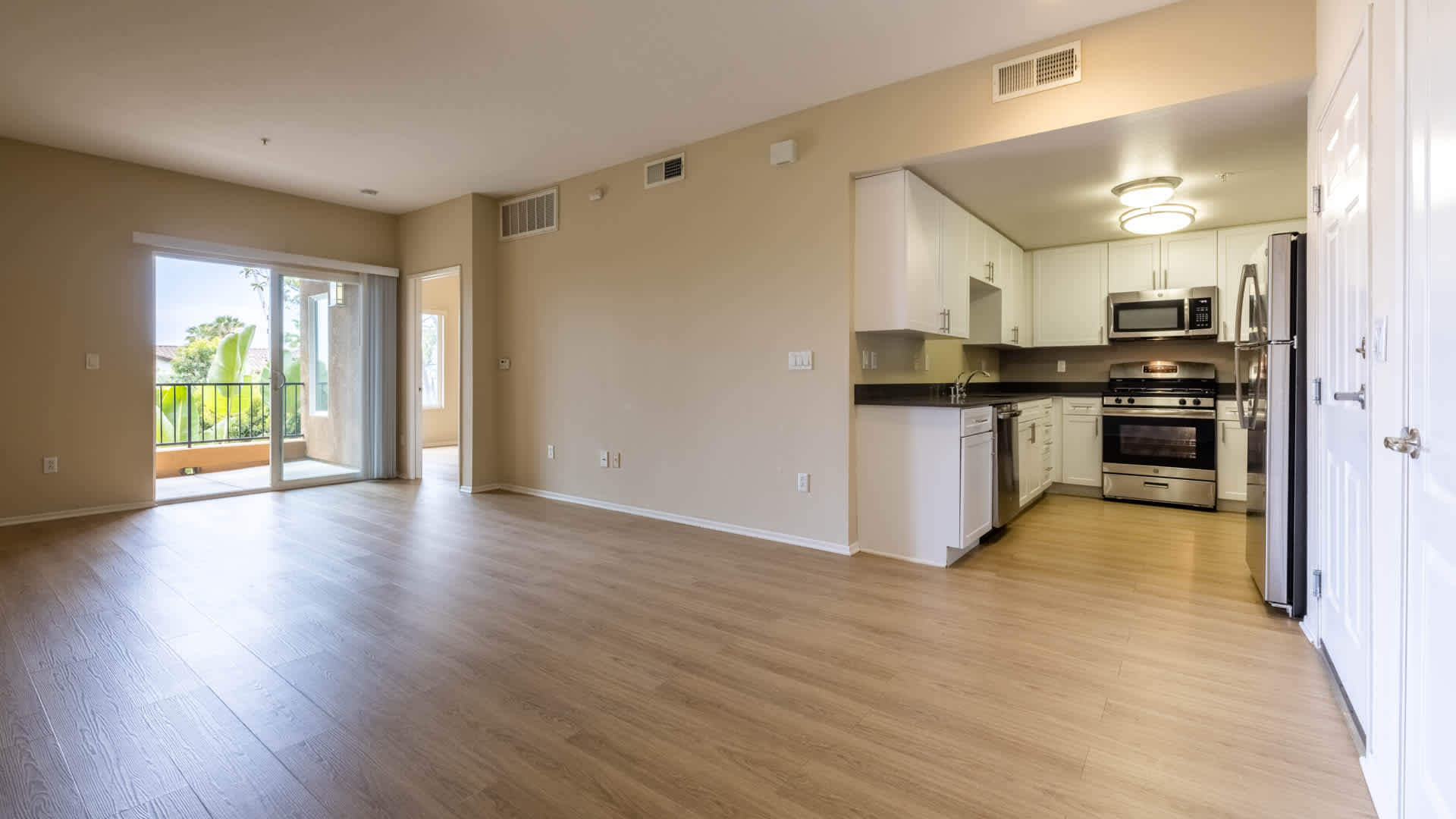 Bay Hill Apartments – photo 5