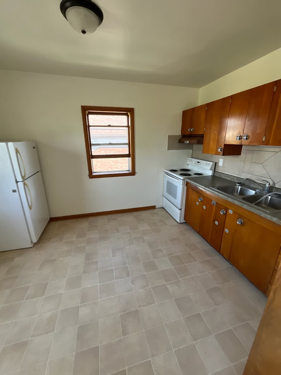 1213 1/2 Cleveland Ave – photo 2