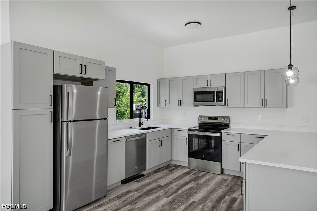 603 Hawthorne Avenue S – photo 2