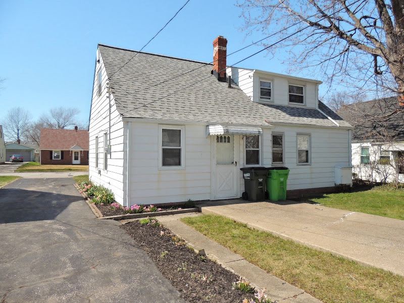 Spacious 4-Bedroom Bungalow for Rent in Euclid! – photo 2
