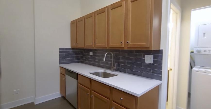 2057 W Dickens Ave – photo 1