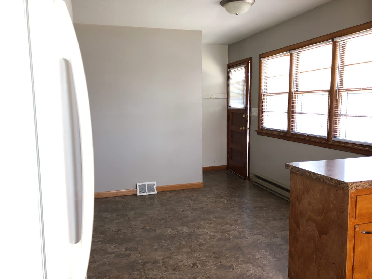 5 bed 2 Bath Single Family Home – photo 5