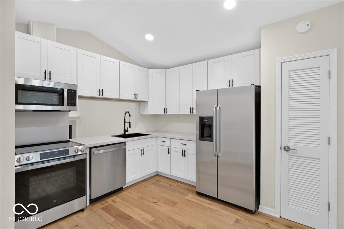 9218 N Park Avenue – photo 5