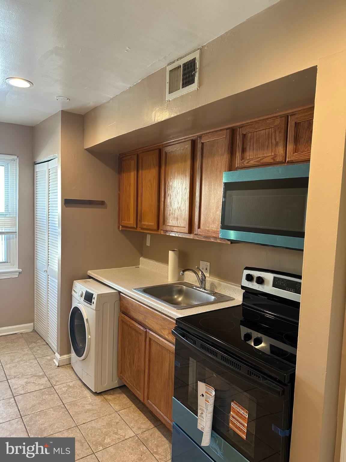 1449 Olive Street Ne – photo 3