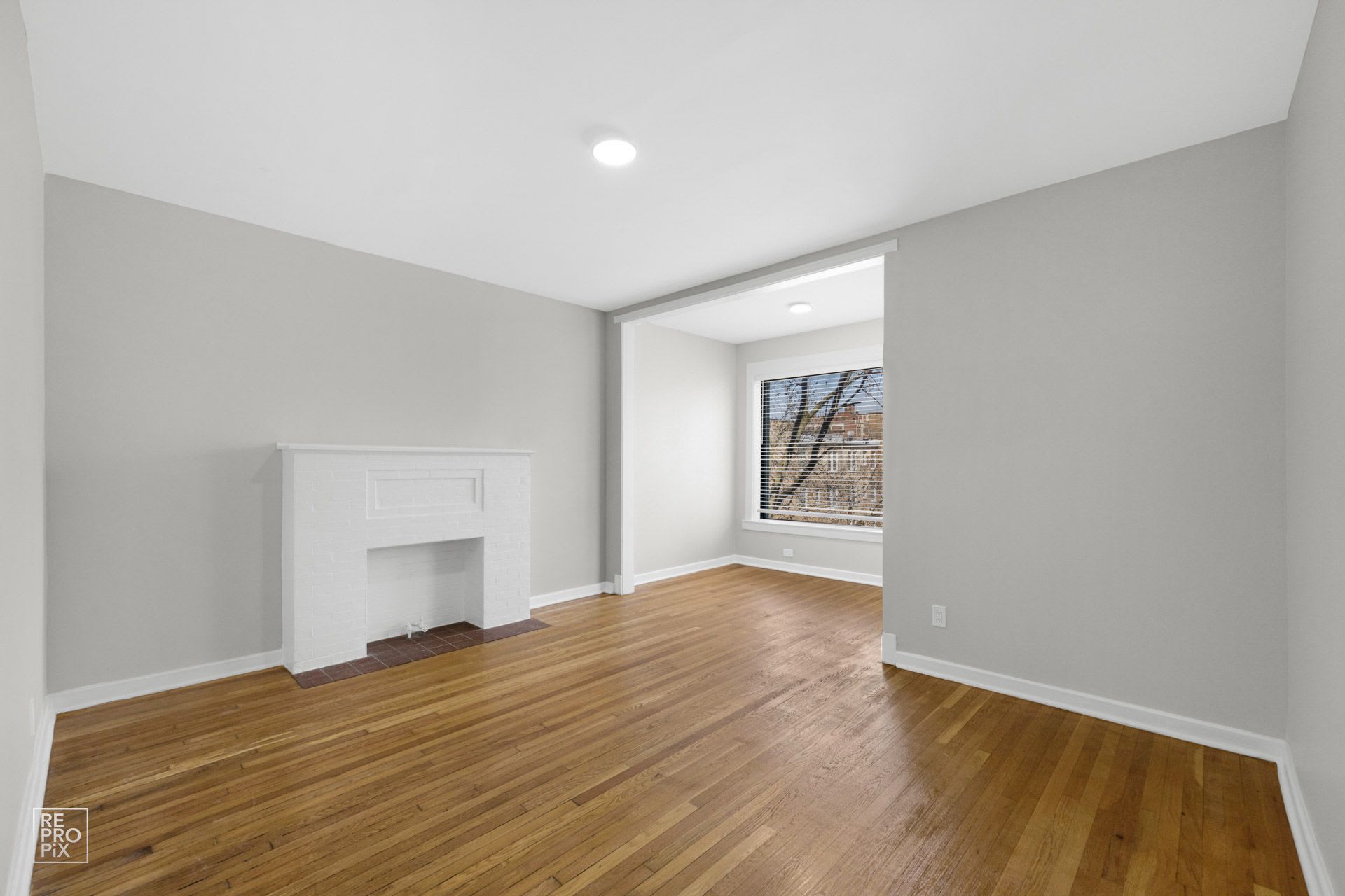 2826 E 76th Pl – photo 2