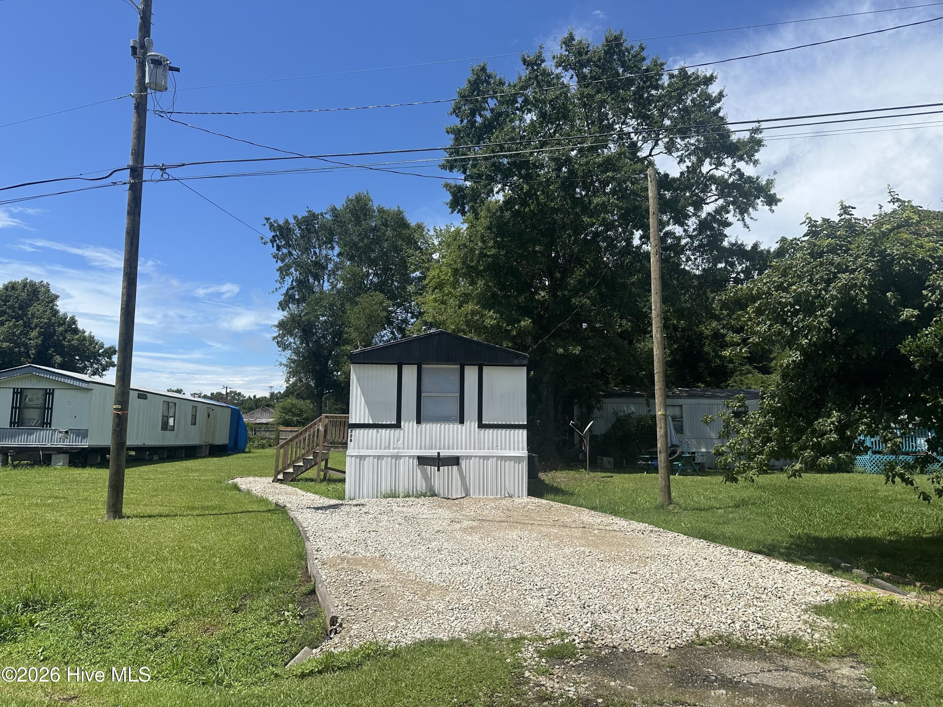 326 Carlson Drive – photo 2