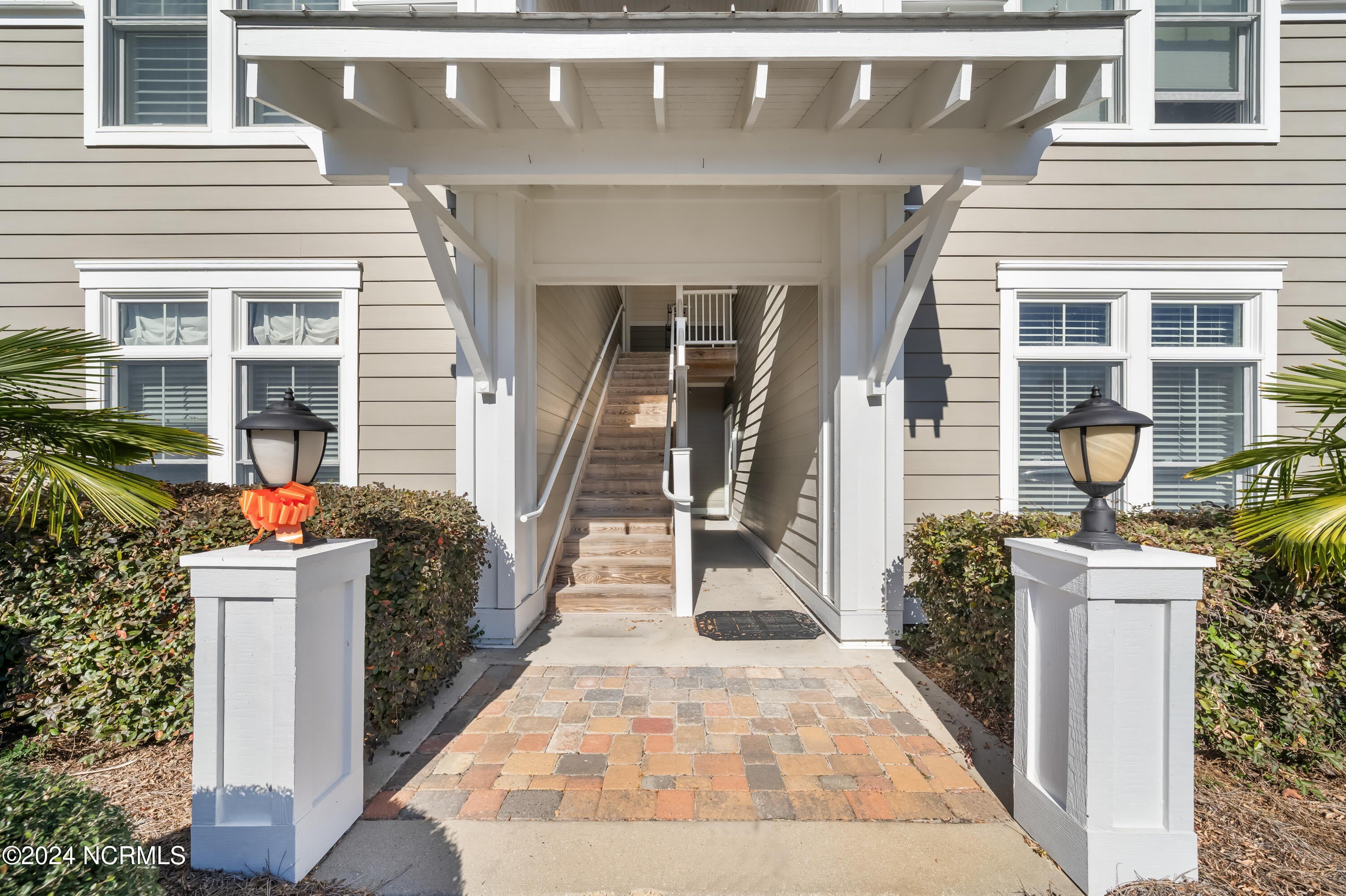 2537 St James Drive SE – photo 3