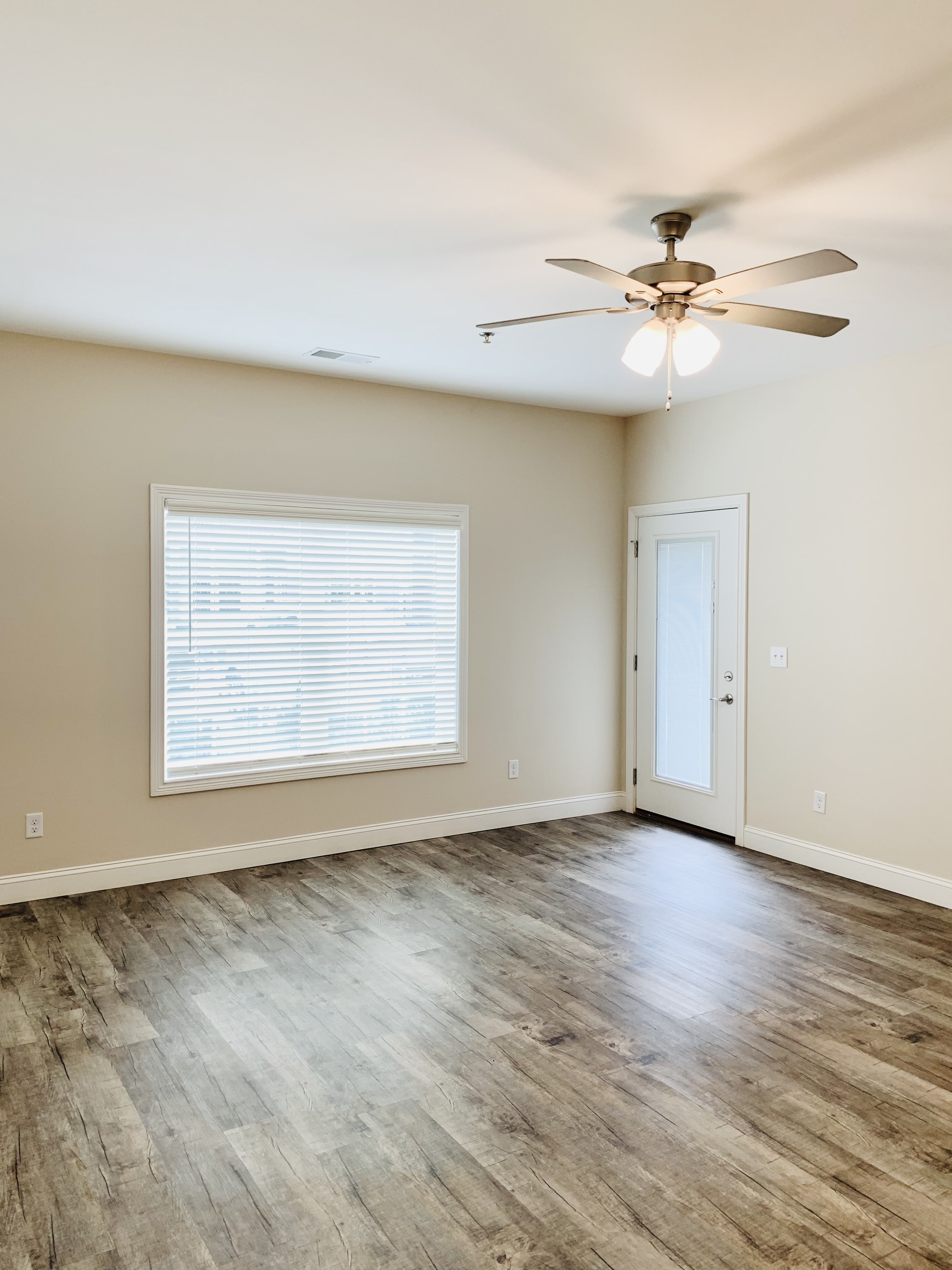 1235 Kenilwood Way – photo 2