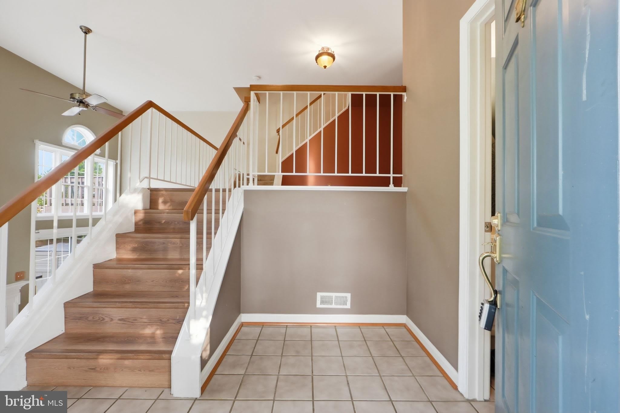 8715 DELCRIS Drive – photo 4