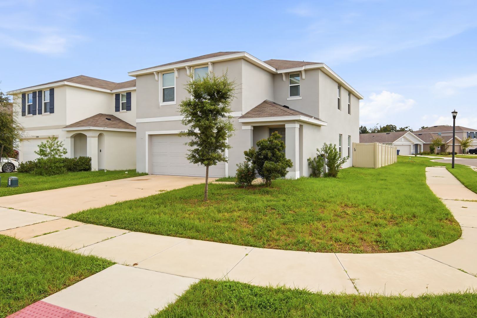 Spacious 4 Bedroom Home With Open Floor Plan 2 Car Garage Community Pool – photo 3