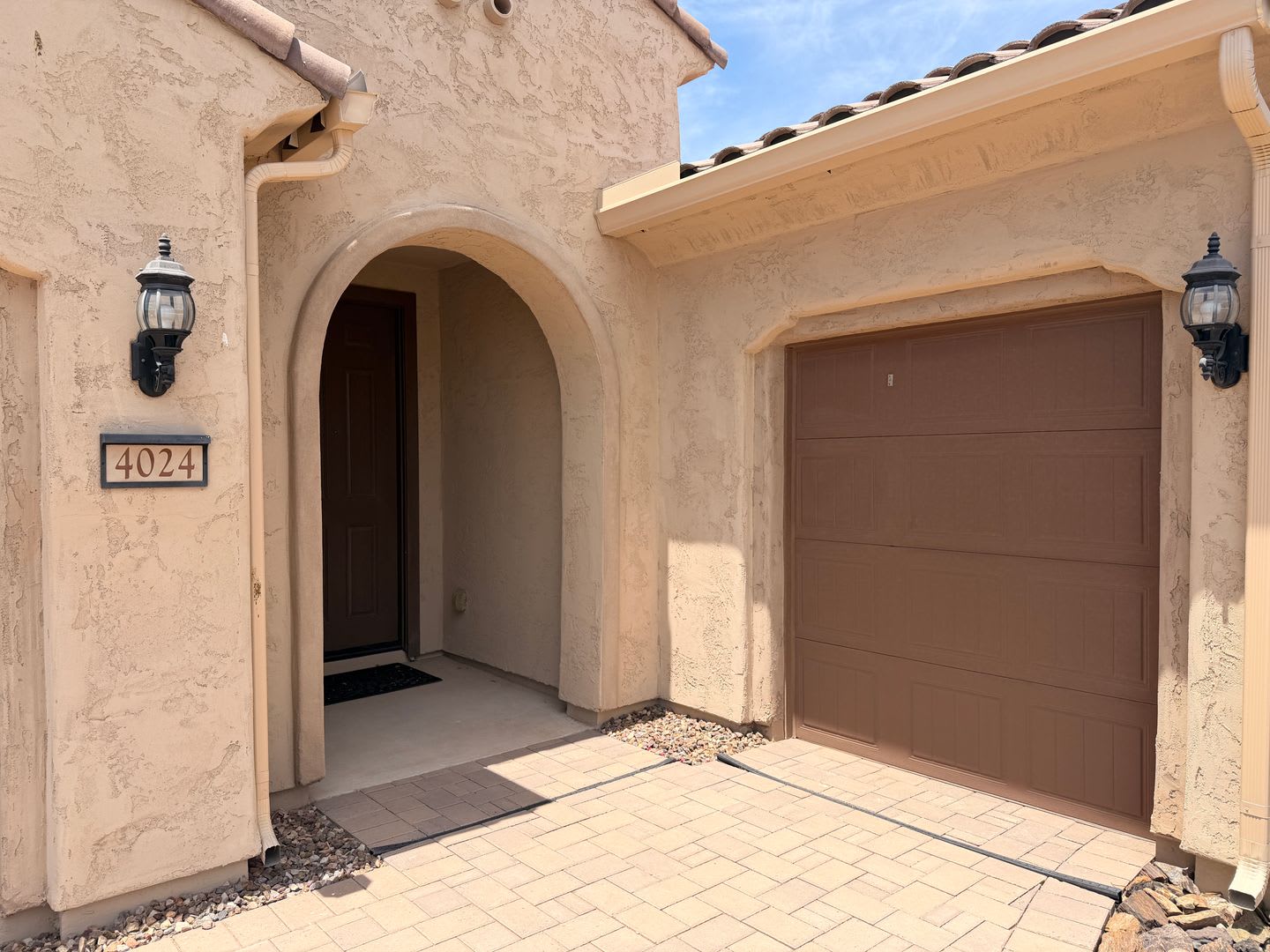 2 Bed 2 Bath + Den Long-Term Rental in Anthem at Merrill Ranch! – photo 3