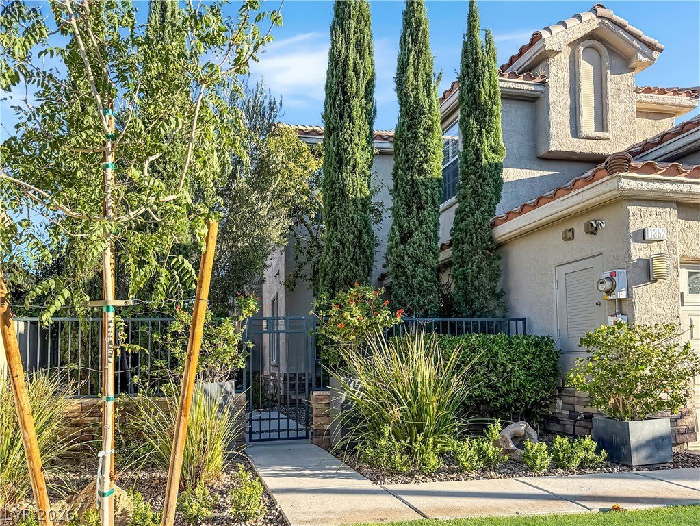 1352 Fox Acres Drive – photo 2
