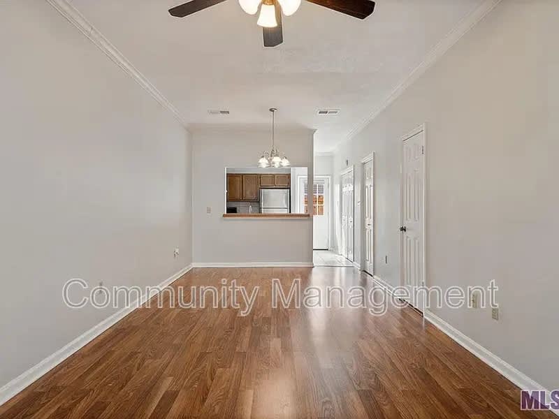 2632 S Roth Ave – photo 2
