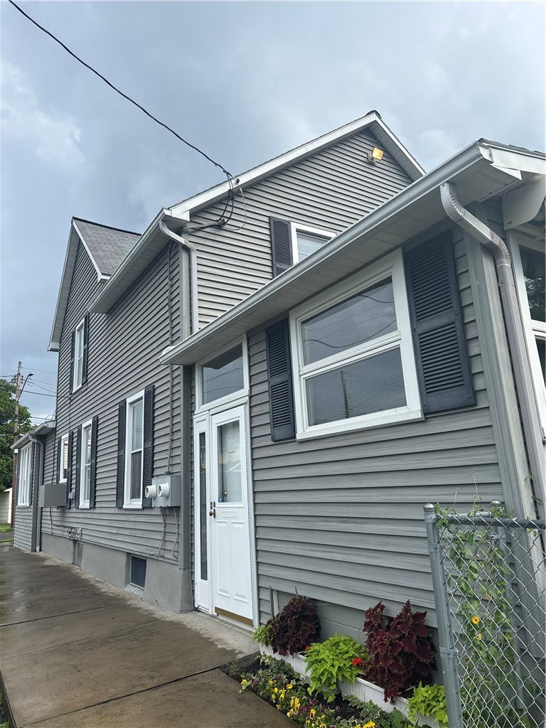 213-215 Conhocton Street – photo 2