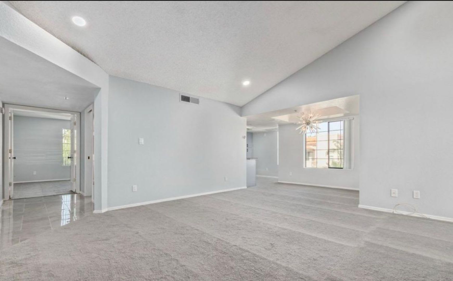 Beautiful Scottsdale Condo with Pool Views! – photo 4
