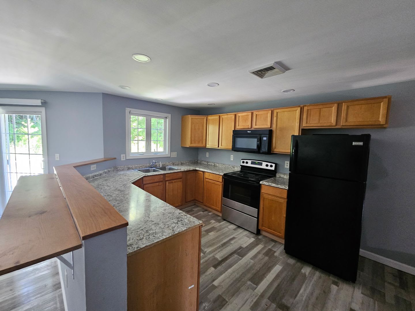 Sun-Filled 3BR/2BA Condo with Two Private Decks – photo 3