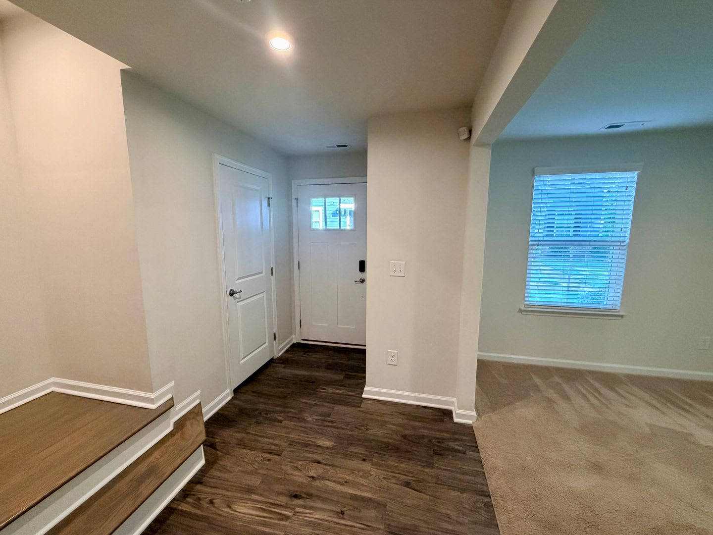 3BR/2.5BA End Unit Townhome – photo 5