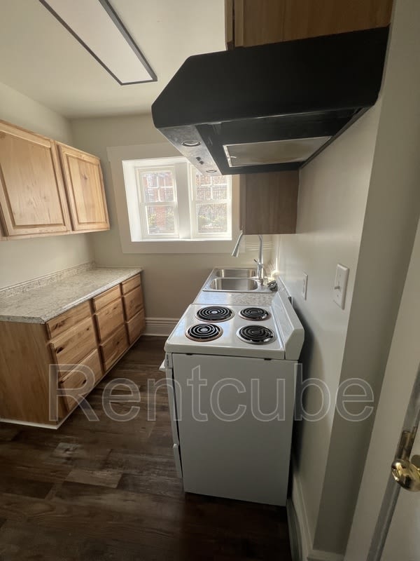 247 W 11th Street – photo 1