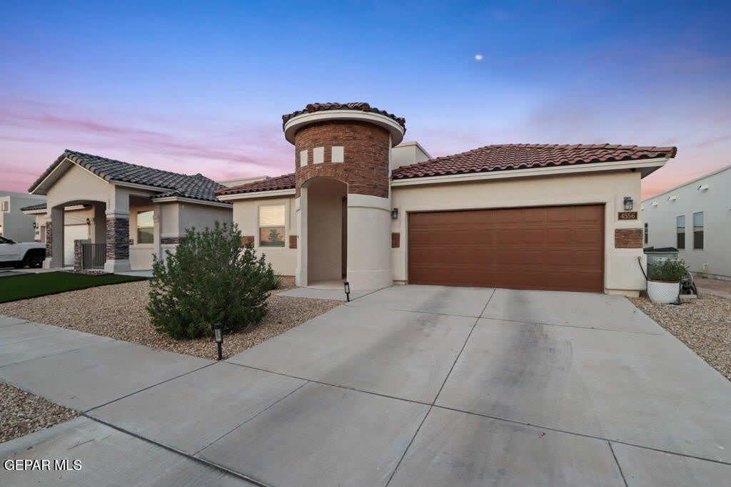 4556 MARISABEL AZCARATE Street – photo 2