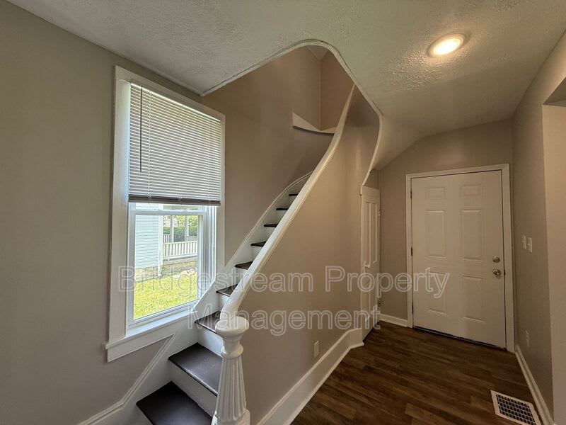 921 S Kent Lane – photo 4