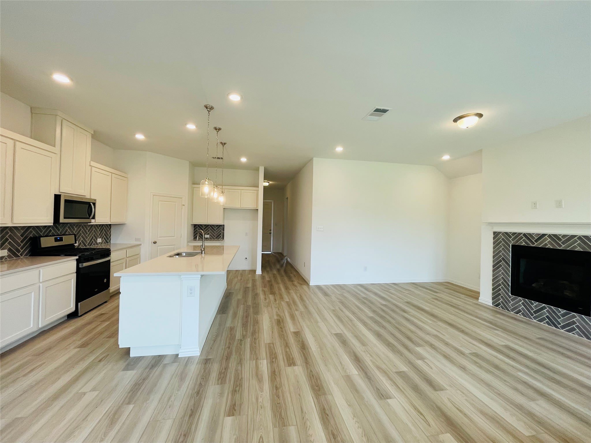 1836 Lockhart Drive – photo 3