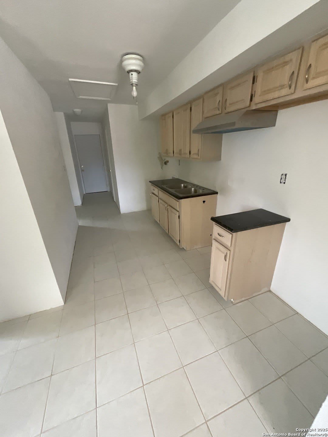 1216 GARDINA ST – photo 4