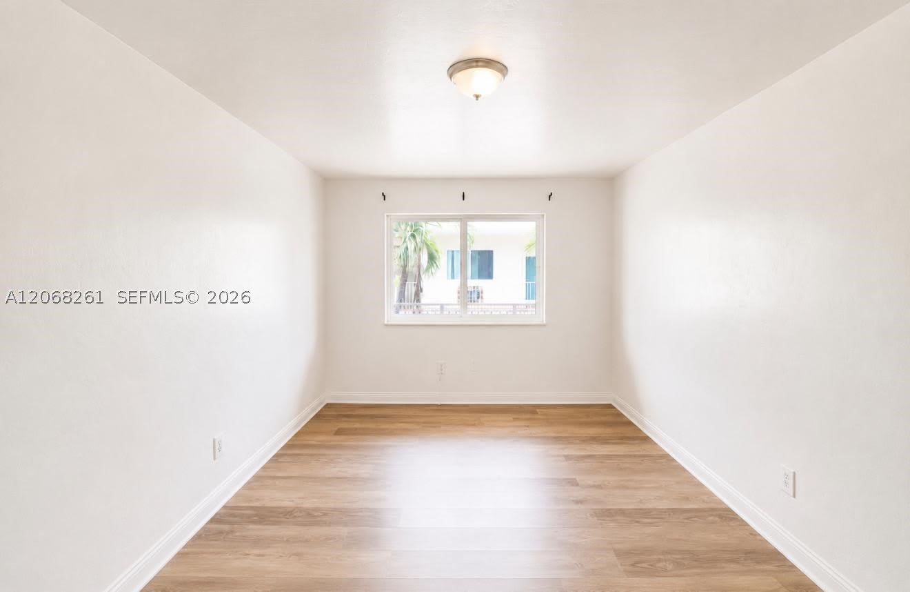 7721 Dickens Ave – photo 4