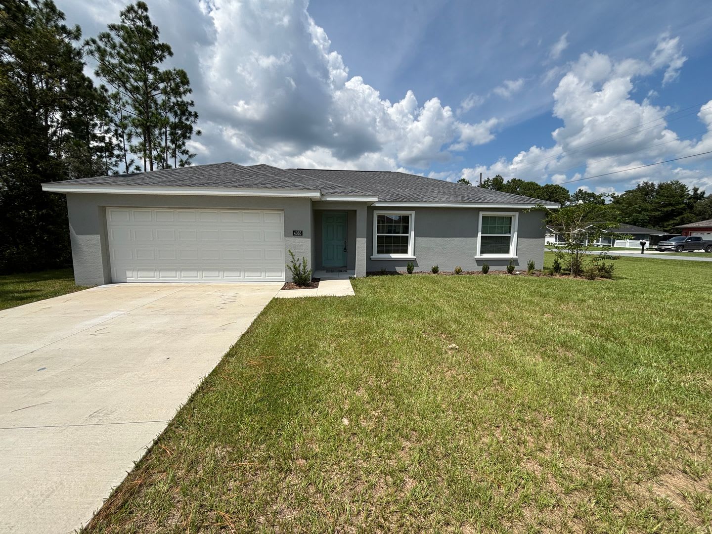 Beautiful corner Home in Marion Oaks – photo 1