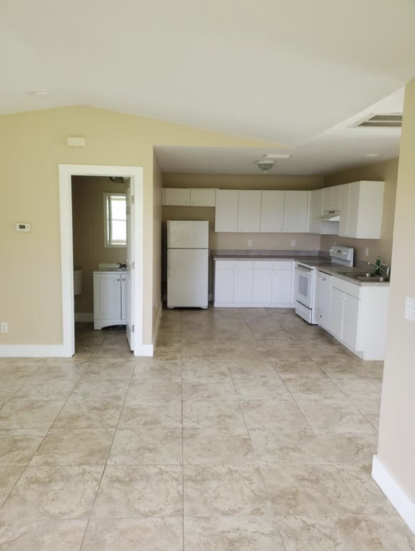 1118 Eisenhower Boulevard – photo 3