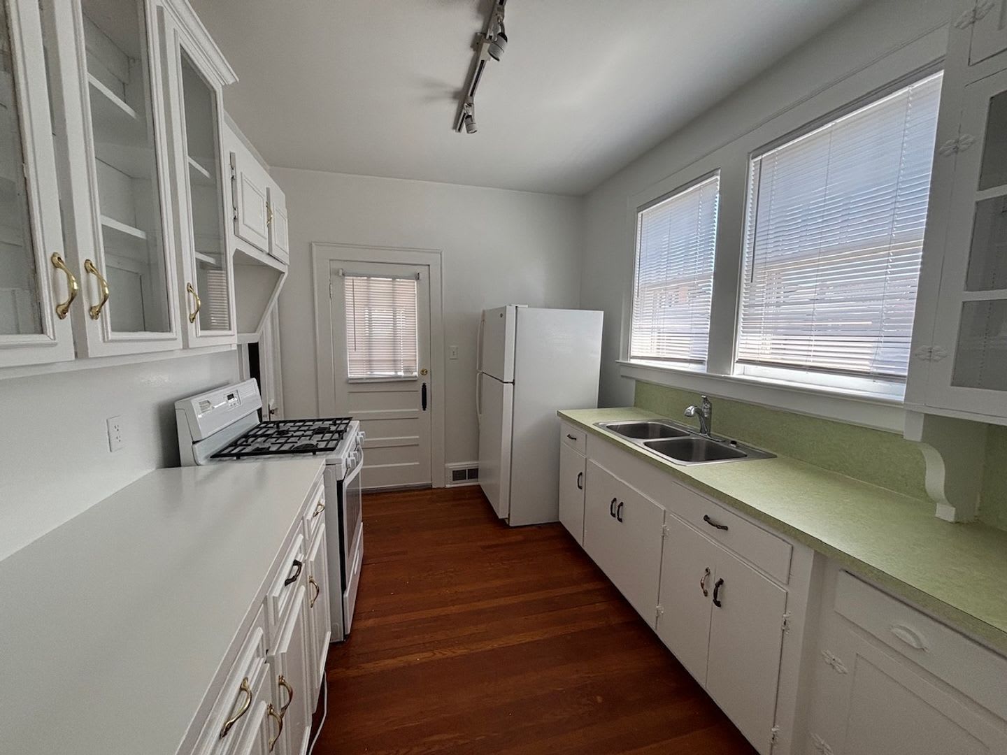 Bungalow in Earlewood – photo 4