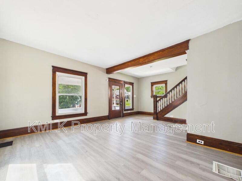 701 Kling St – photo 4