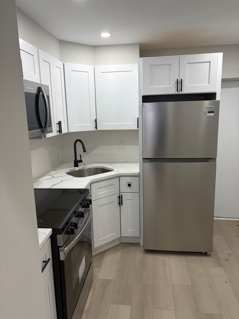Beautiful Newly renovated 2 bedroom home now available for rent in Point Breeze!!! – photo 5